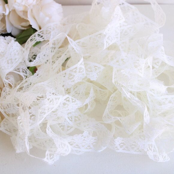 Vintage Ivory Lace Trim, 5 yards, One Inch Wide - Picture 2 of 10